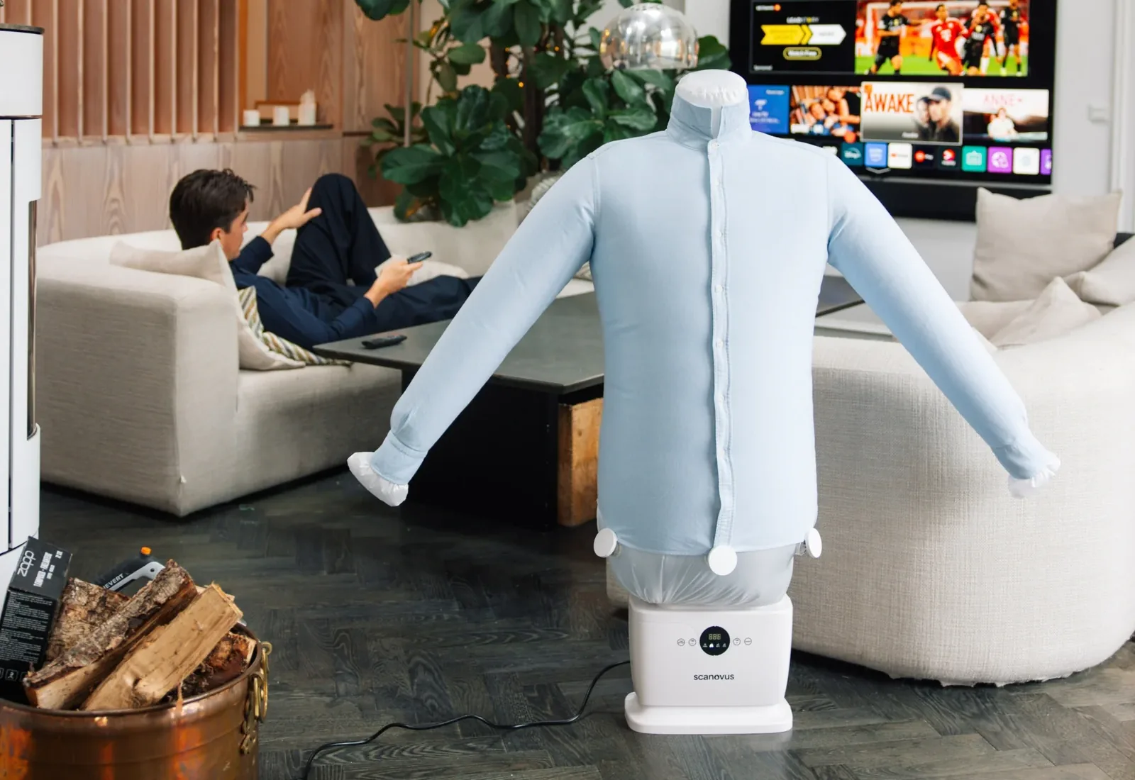 Scanovus automatic ironing machine in a living room